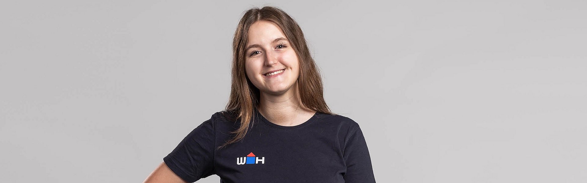 Mitarbeiterin für WH Lehrlinge beim Fotoshooting